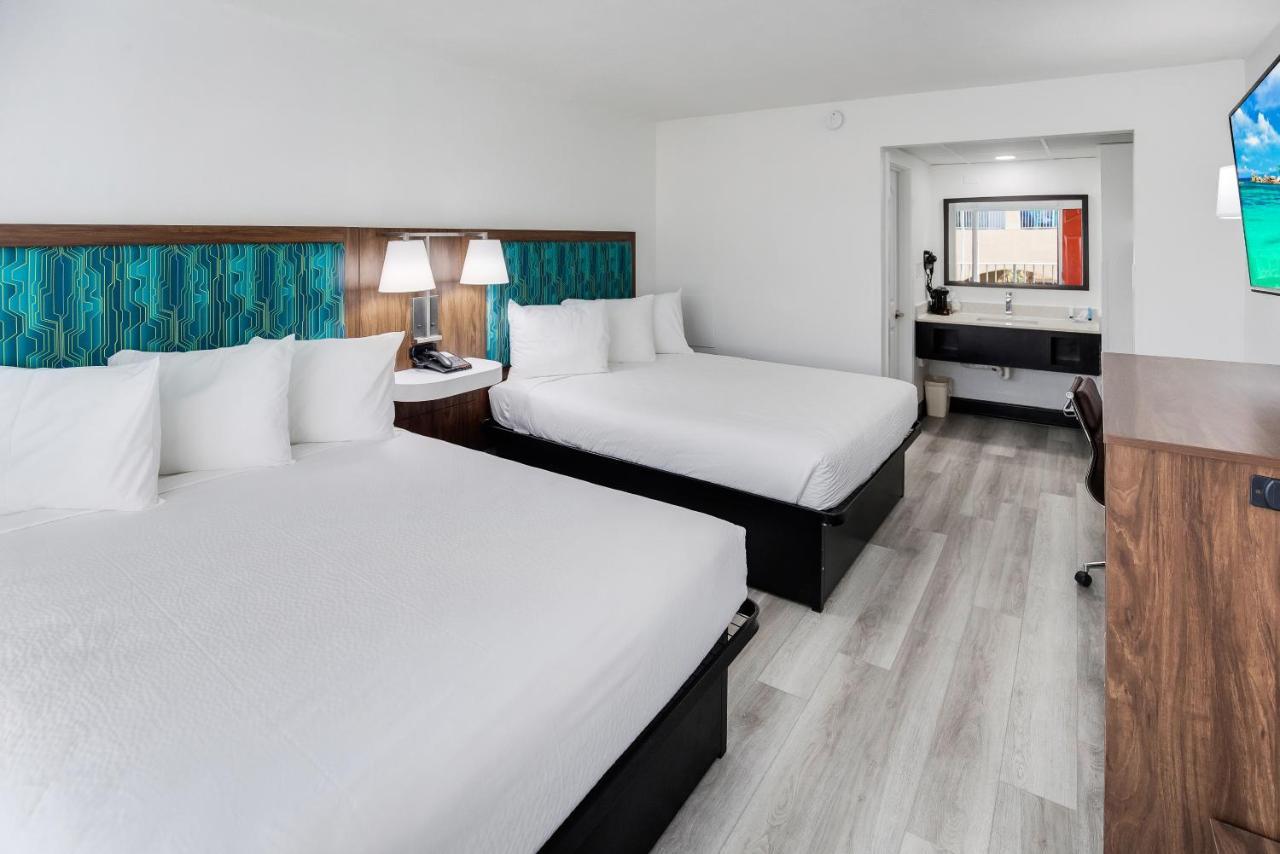 Blu Atlantic Hotel & Suites マートルビーチ エクステリア 写真