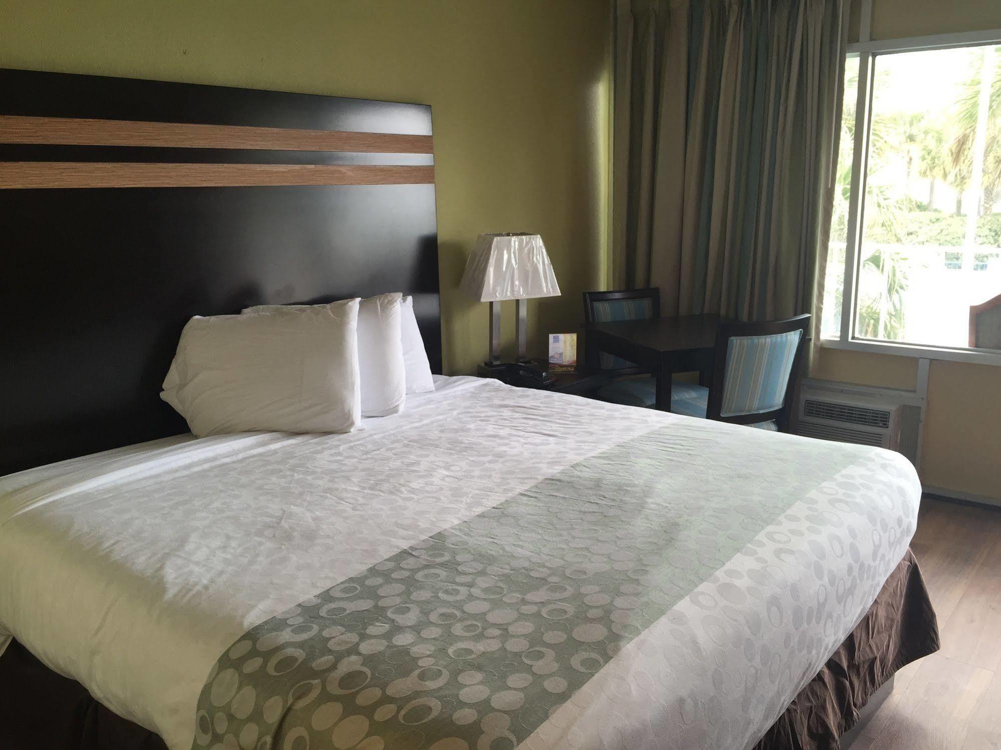Blu Atlantic Hotel & Suites マートルビーチ エクステリア 写真