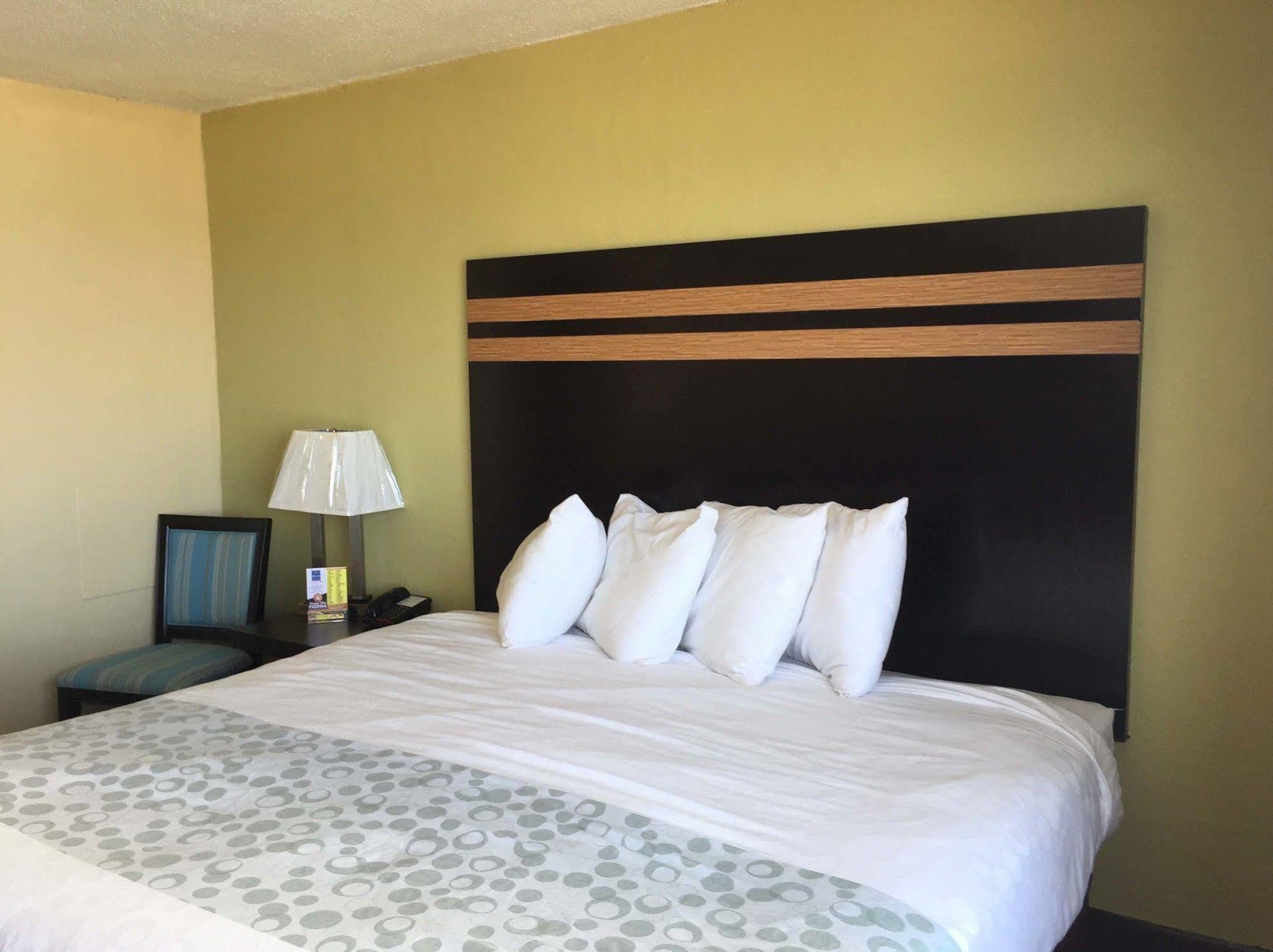 Blu Atlantic Hotel & Suites マートルビーチ エクステリア 写真